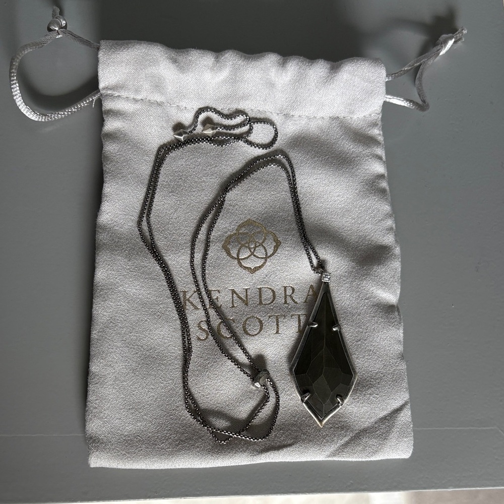 Kendra Scott Damon necklace